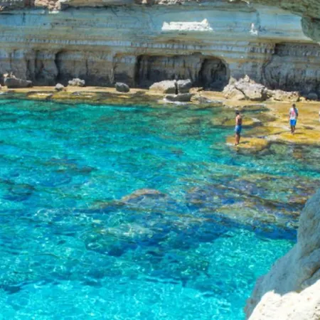 Imagine Your Family Renting A Luxury Holiday Close To Paralimni's Main Attractions, 1196 Βίλα Παραλίμνι