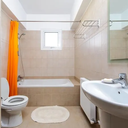 Imagine Your Family Renting A Luxury Holiday Close To Paralimni's Main Attractions, 1196 Βίλα *