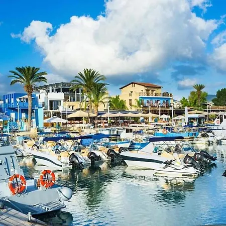 Imagine Your Family Renting A Luxury Holiday Close To Paralimni's Main Attractions, 1196 Βίλα