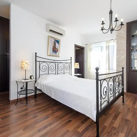 Imagine Your Family Renting A Luxury Holiday Close To Paralimni's Main Attractions, 1196
